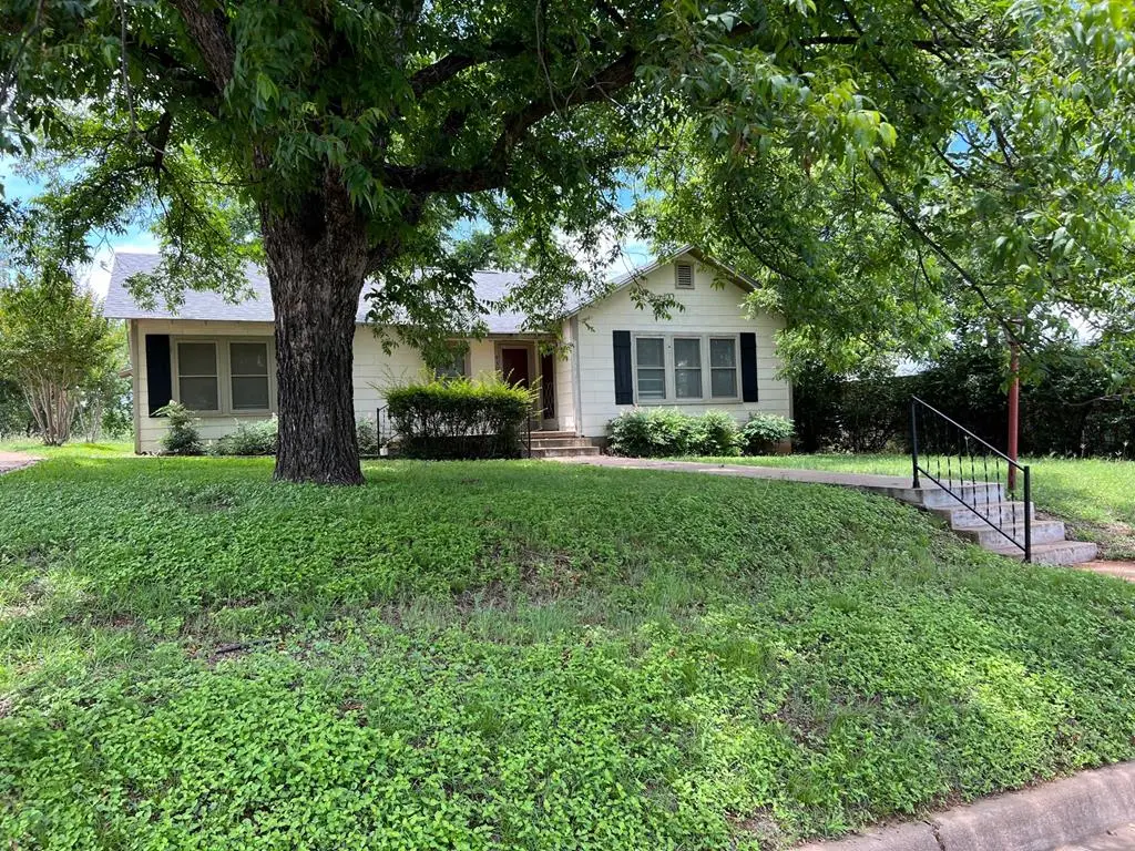 430 S Live Oak St, Mason, TX 76856 - Image #1