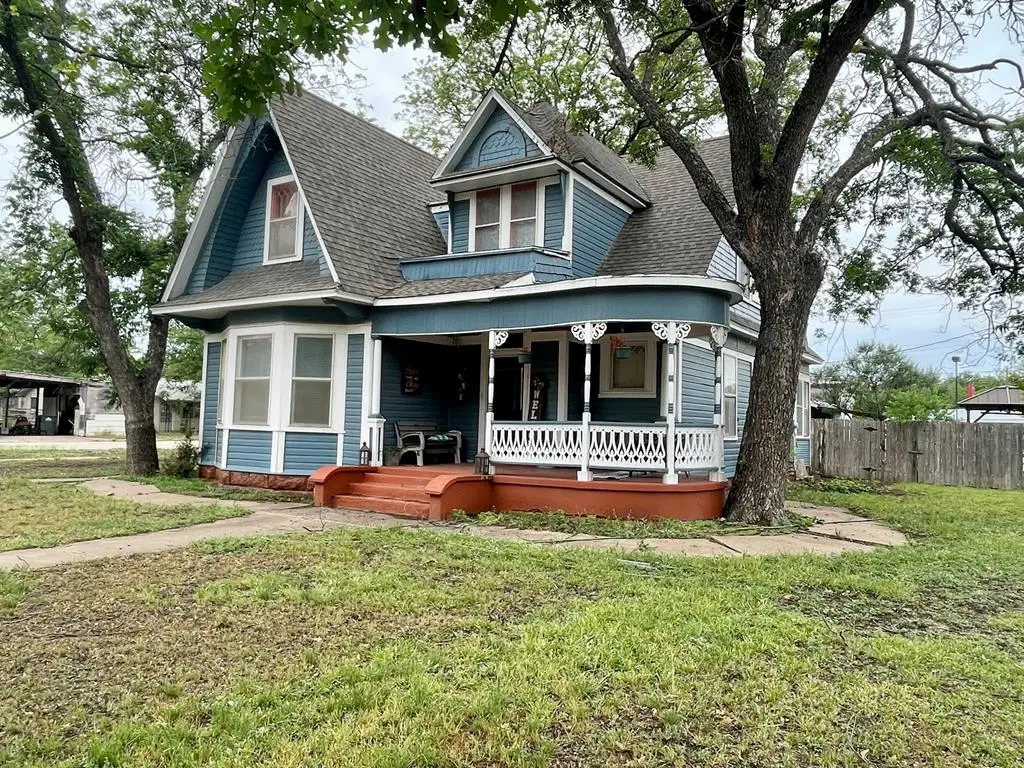 410 Bevans St, Menard, TX 76859 - Image #1