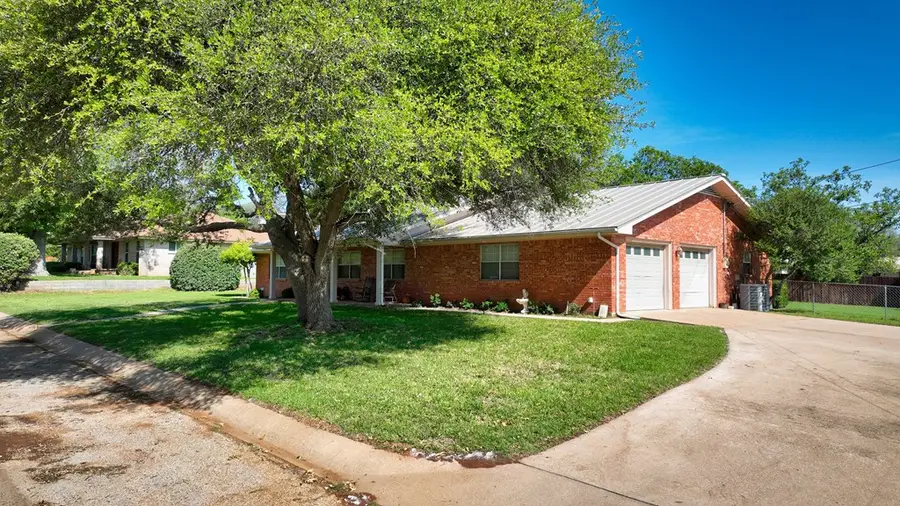 1310 Stengel St, Mason, TX 76856 - Image #2