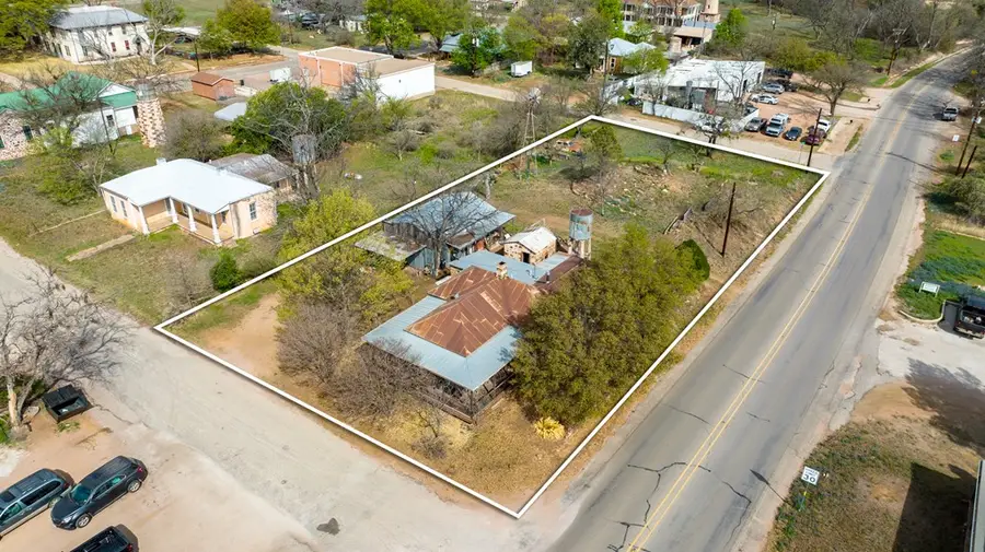 210 N Live Oak St, Mason, TX 76856 - Image #2