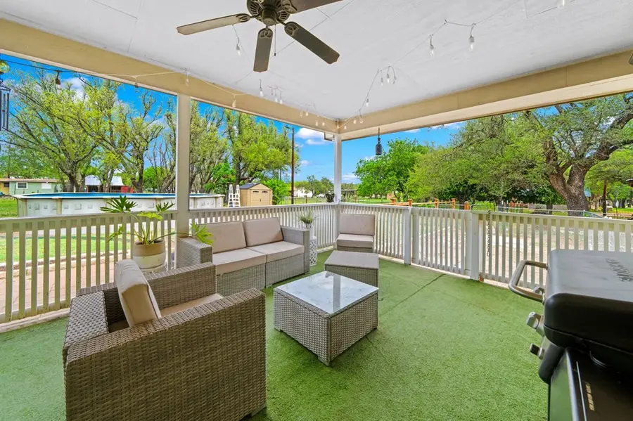 108 Oak Ave, Harper, TX 78631 - Image #3