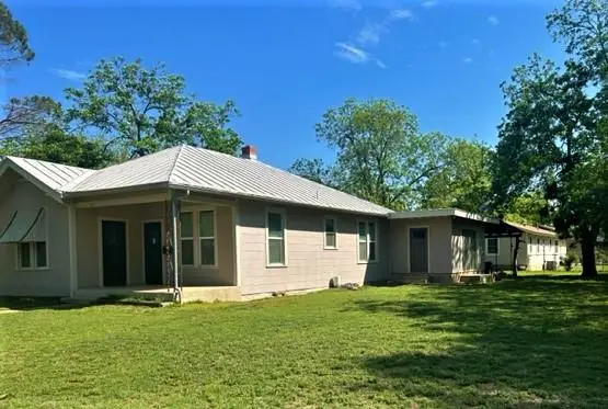 114 W Morse St, Fredericksburg, TX 78624 - Image #3