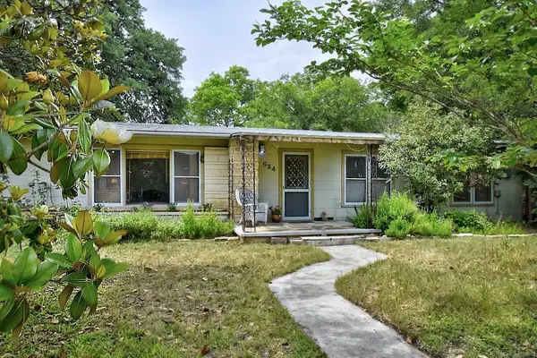 624 Singleton St., Blanco, TX 78606