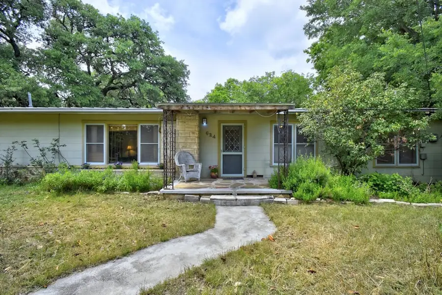 624 Singleton St., Blanco, TX 78606 - Image #2