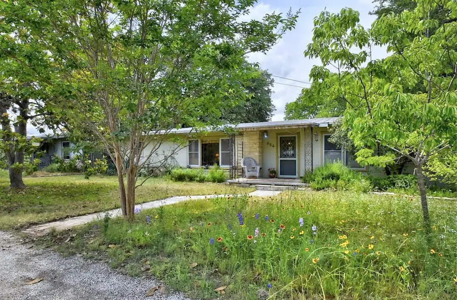 624 Singleton St., Blanco, TX 78606 - Image #3