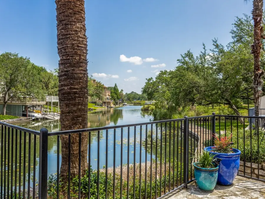 104 Horseshoe Bay Blvd #4, Horseshoe Bay, TX 78657 - Image #3