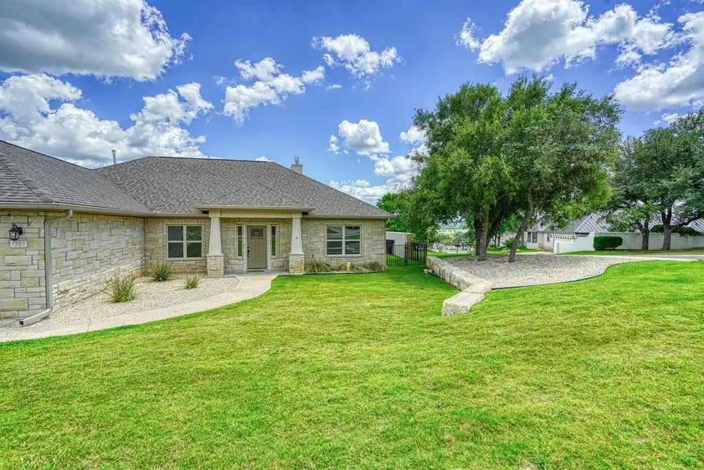 1709 Valencia Dr, Kerrville, TX 78028 - Image #1