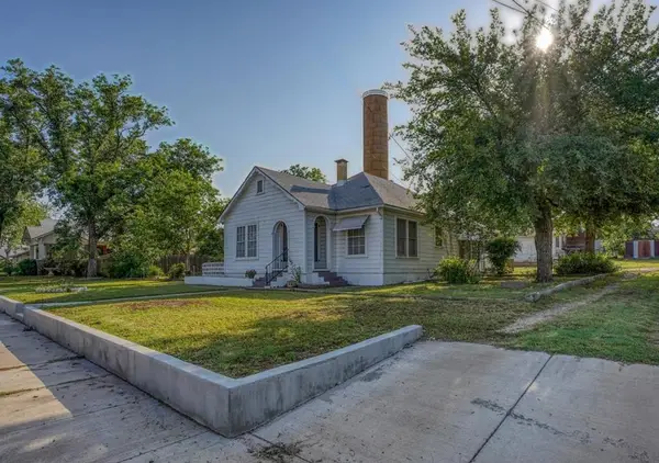 1404 Ford St, Llano, TX 78643