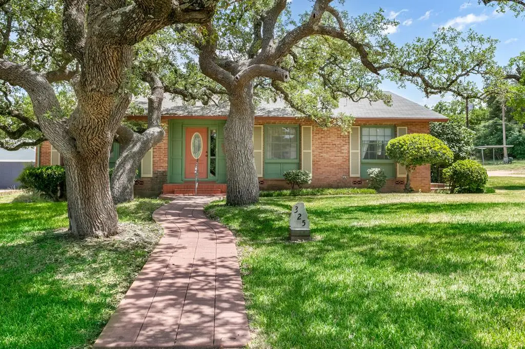 325 E Rainey, Mason, TX 76856 - Image #1