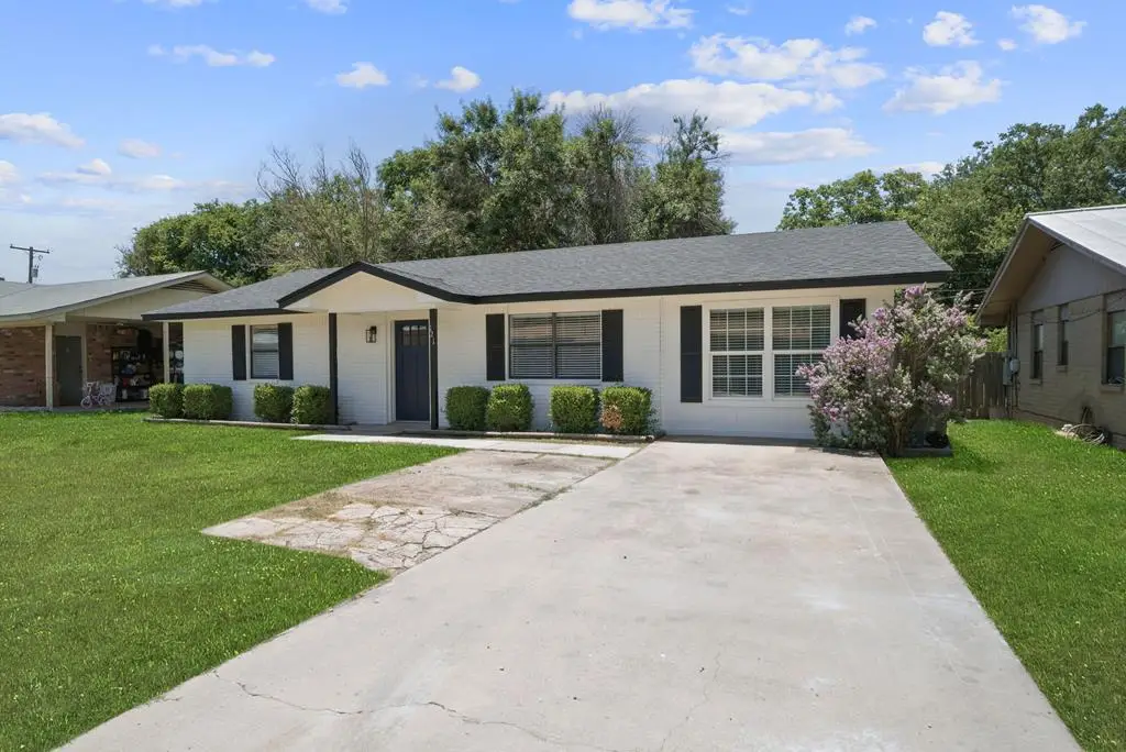 121 Ace Ranch Rd, Kerrville, TX 78028 - Image #1