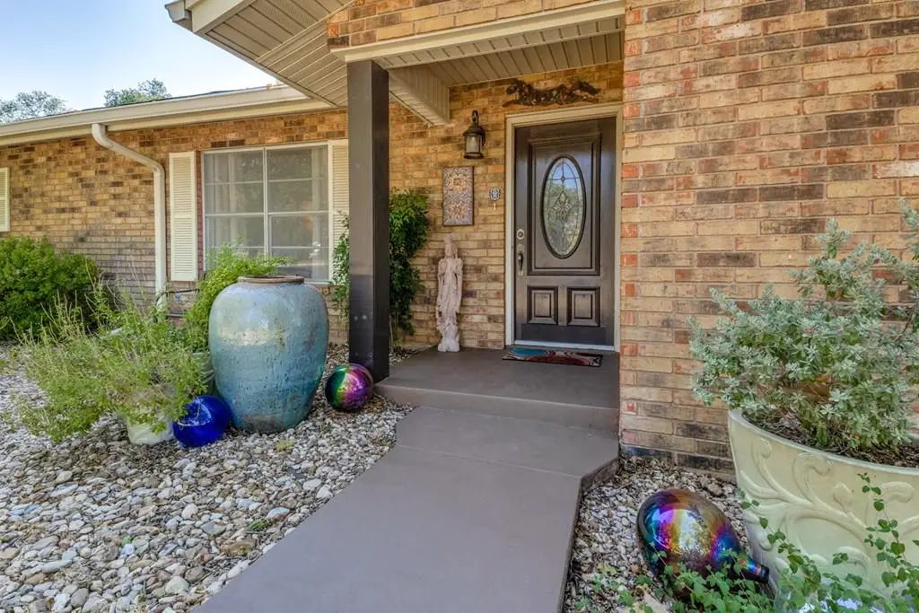 302 Frederick Rd, Fredericksburg, TX 78624 - Image #1