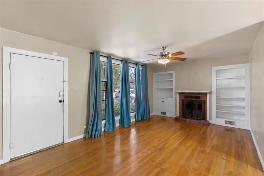 812 Pecan St, Blanco, TX 78606 - #3