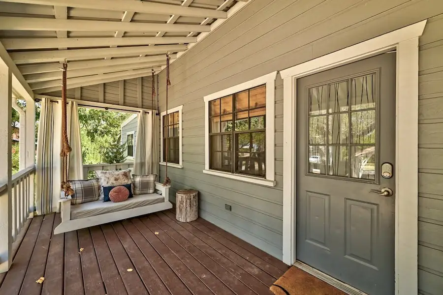 211 E Sunday Circle, Fredericksburg, TX 78624 - Image #3