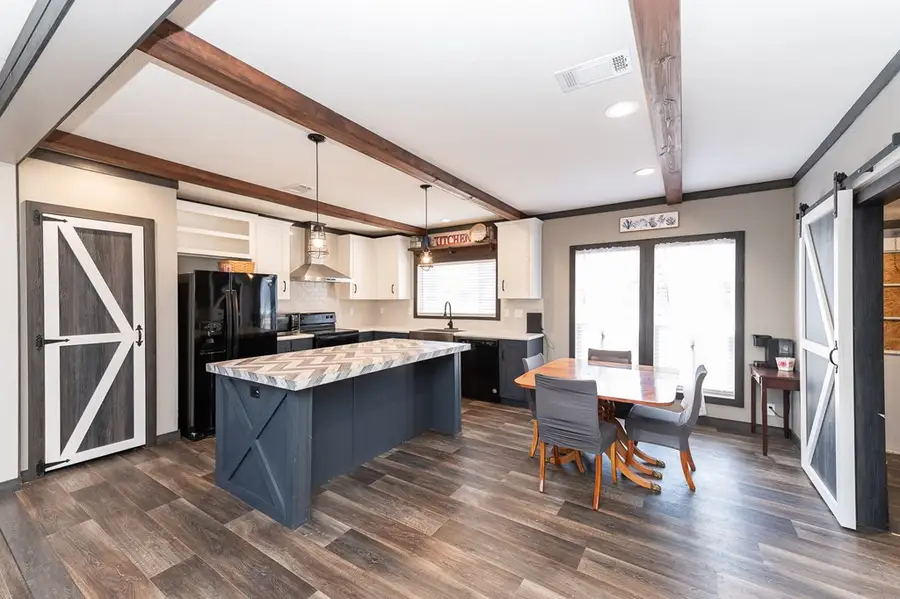 533 Whispering Oaks Dr, Fredericksburg, TX 78624 - Image #2