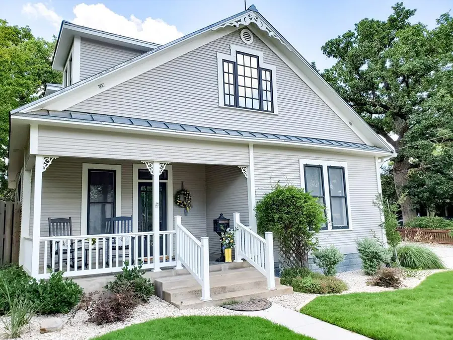 506 N Adams St, Fredericksburg, TX 78624 - #2