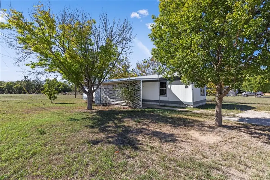 1411 A Democrat St, Blanco, TX 78606 - Image #2