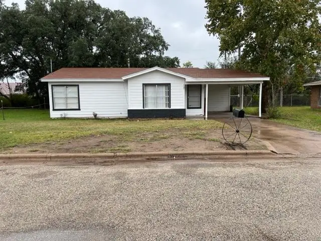 107 Nueva Dr, Brady, TX 76825 - Image #1