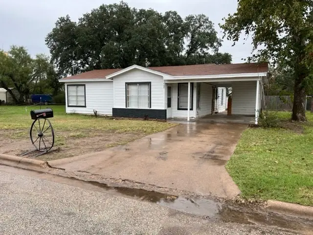 107 Nueva Dr, Brady, TX 76825 - Image #2