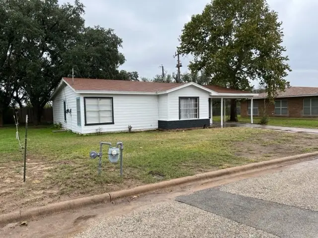 107 Nueva Dr, Brady, TX 76825 - Image #3