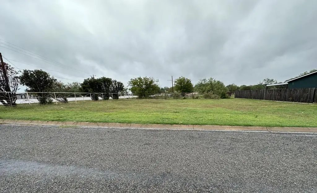 101 S Village Lane, Llano, TX 78643 - Image #1