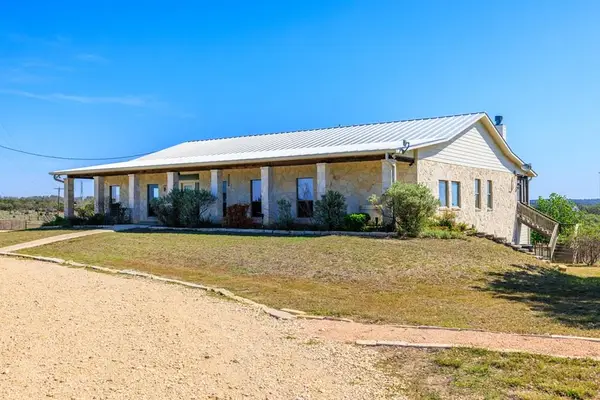 124 Oehler Rd, Mountain Home, TX 78058