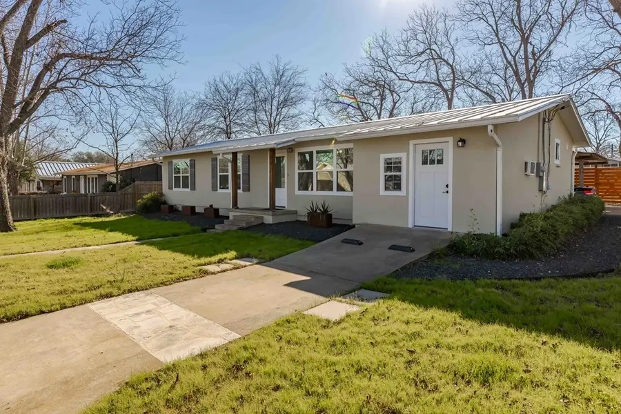 113 Shaw Ave, Fredericksburg, TX 78624 - Image #2