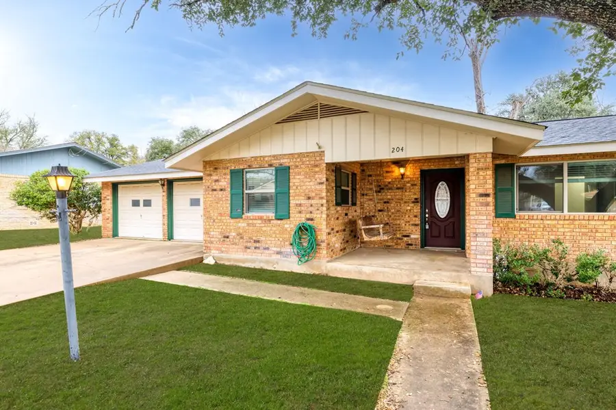 204 Crestwood Dr, Fredericksburg, TX 78624 - #3
