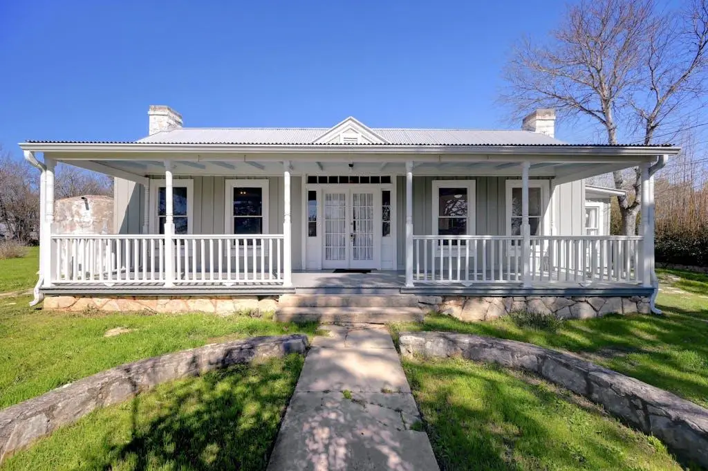 802 9th Street, Blanco, TX 78606 - Image #1