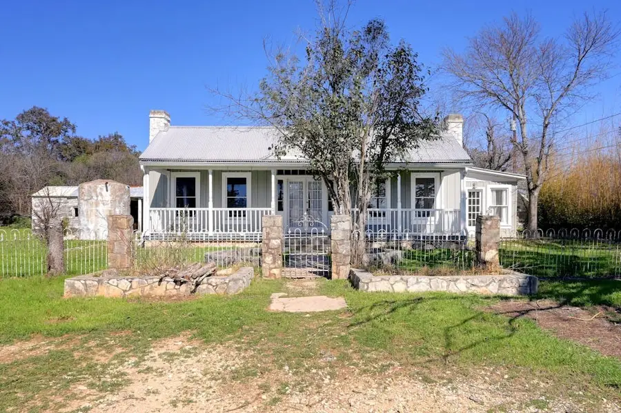 802 9th Street, Blanco, TX 78606 - Image #2