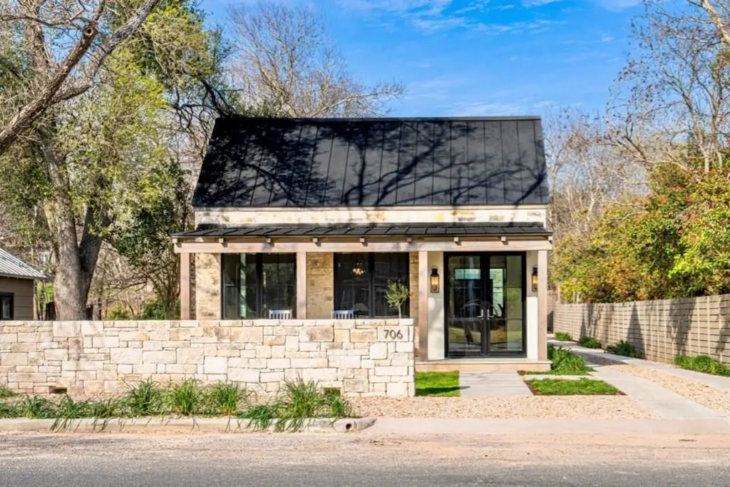 706 W Creek St, Fredericksburg, TX 78624 - Image #1