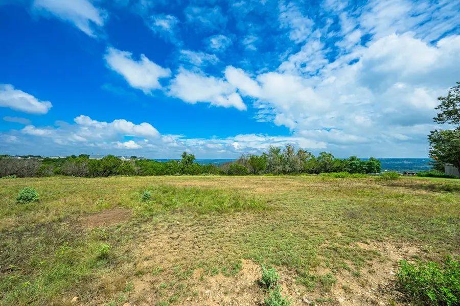 329 Loma Vista Dr, Kerrville, TX 78028 - Image #3