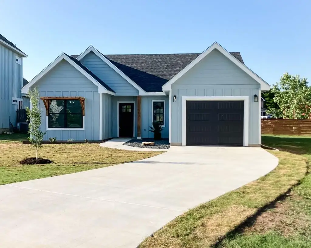 313 Sage Circle, Blanco, TX 78606 - Image #1