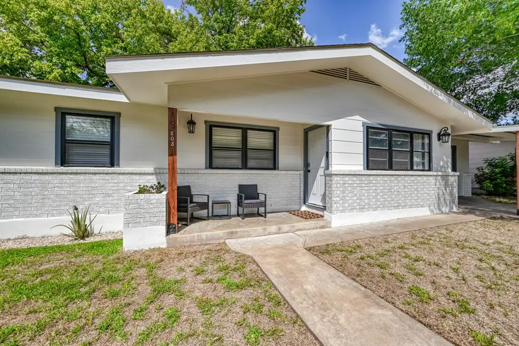 808 Sunset St, Fredericksburg, TX 78624 - #1