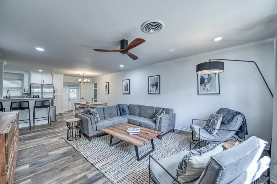 808 Sunset St, Fredericksburg, TX 78624 - #3