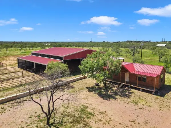 424 Airport Rd, Mason, TX 76856