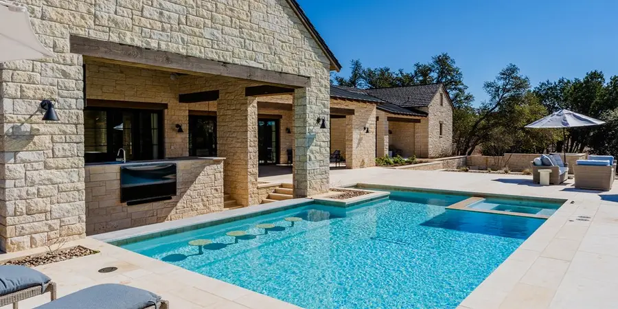 811 Boot Ranch Circle, Fredericksburg, TX 78624 - Image #2