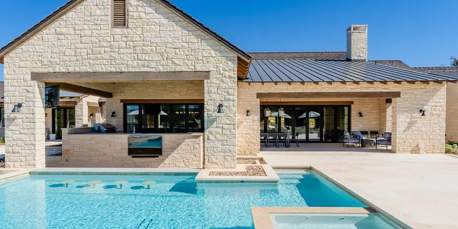 811 Boot Ranch Circle, Fredericksburg, TX 78624 - Image #3