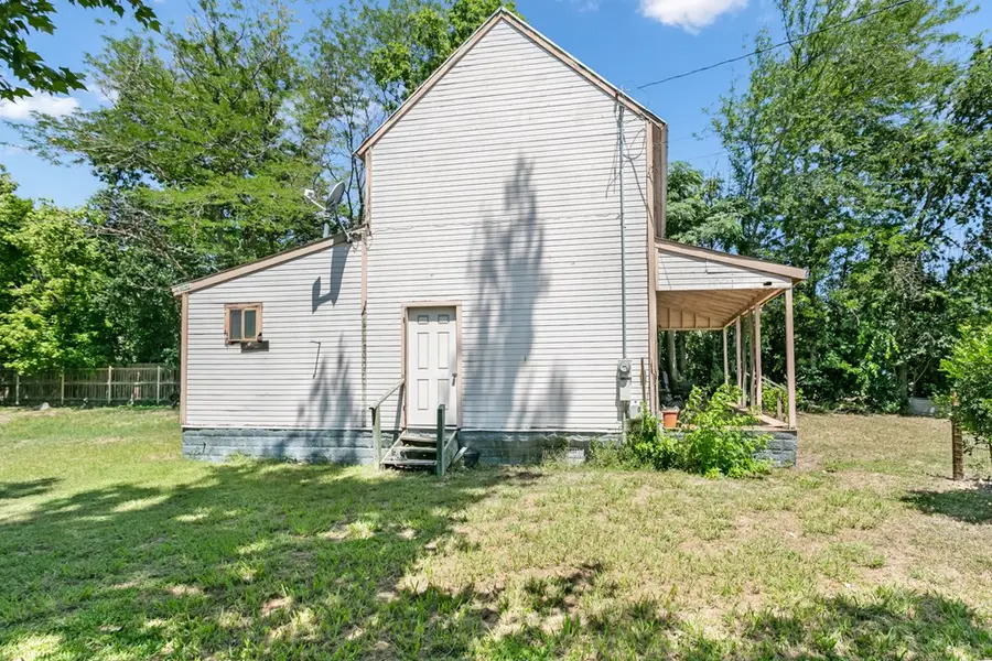 109 W Centre St, Fredericksburg, TX 78624 - Image #2