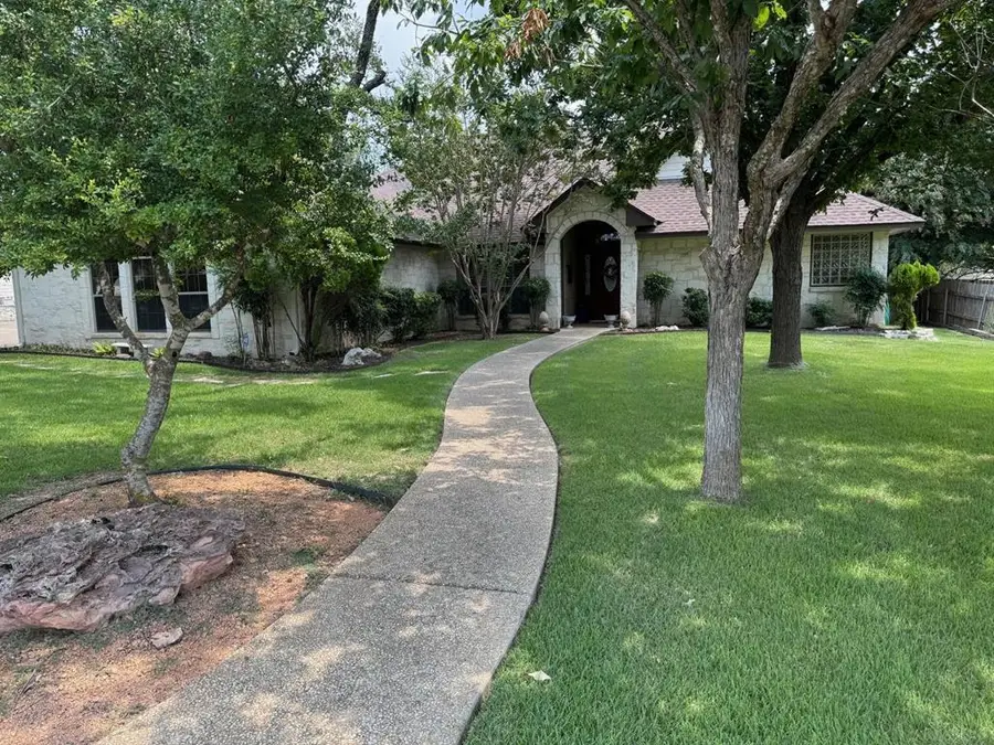 204 Ellebracht Dr, Fredericksburg, TX 78624 - Image #2