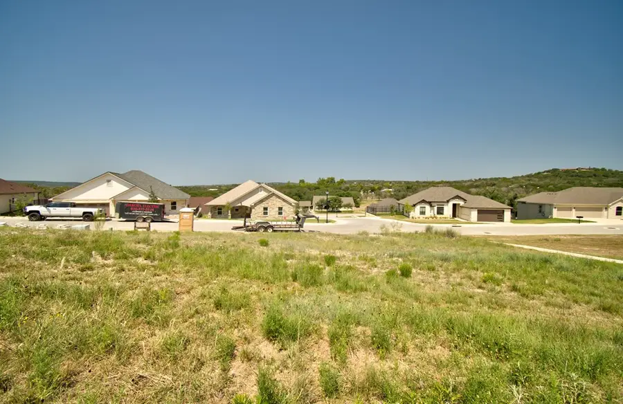 2006 Valencia Dr, Kerrville, TX 78028 - Image #2