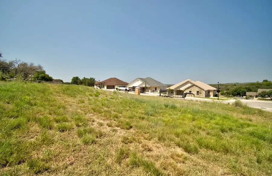 2006 Valencia Dr, Kerrville, TX 78028 - Image #3