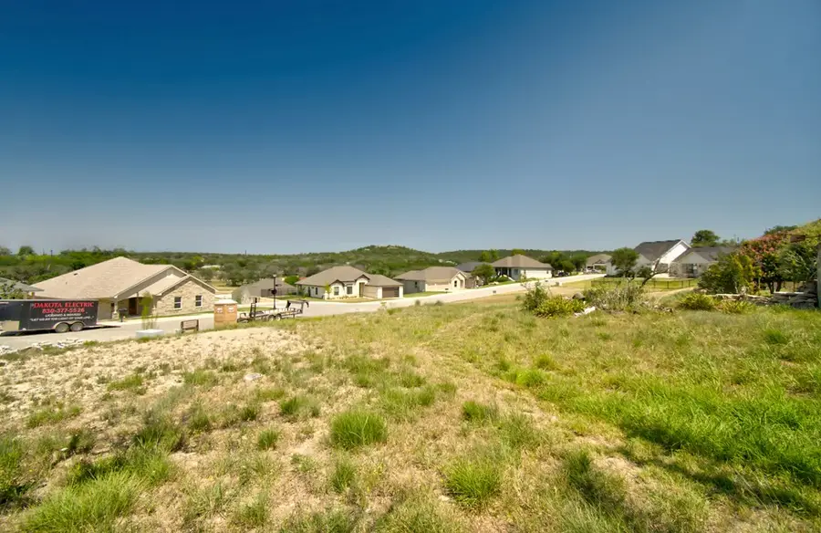 2004 Valencia Dr, Kerrville, TX 78028 - #2