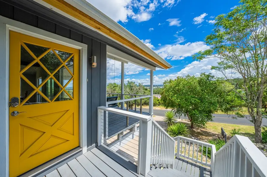 109 Loma Vista Dr, Kerrville, TX 78028 - Image #3