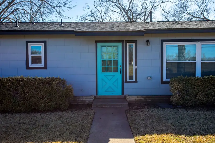 599 E Highway St, Fredericksburg, TX 78624 - Image #3