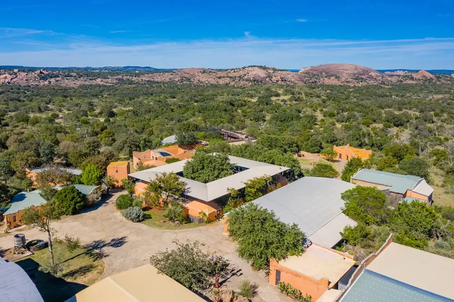 300 Trois Lane, Fredericksburg, TX 78624 - Image #2