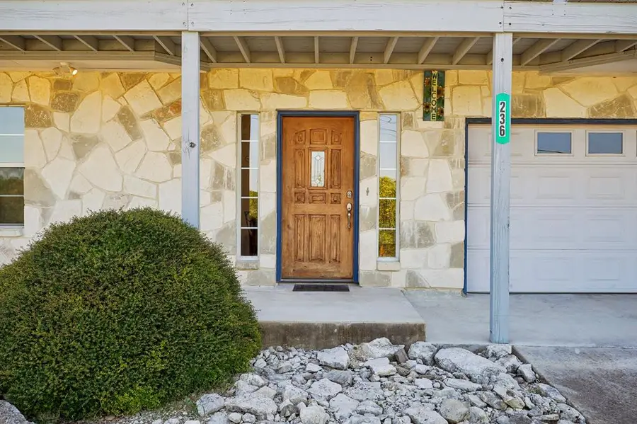 236 Northwest Hills Dr, Kerrville, TX 78028 - Image #2