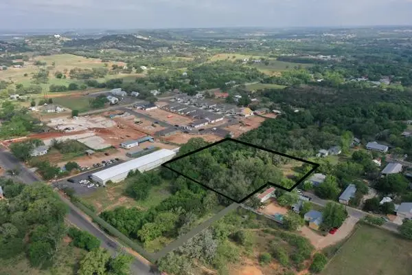 510 W Walch Ave, Fredericksburg, TX 78624 - Image #1