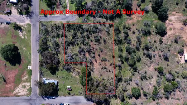 000 W College St, Llano, TX 78643