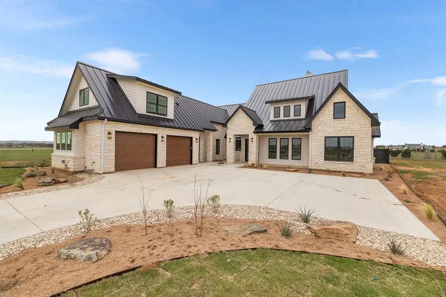 306 Interlaken St., Fredericksburg, TX 78624 - #2