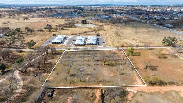 000 S Eagle St, Fredericksburg, TX 78624